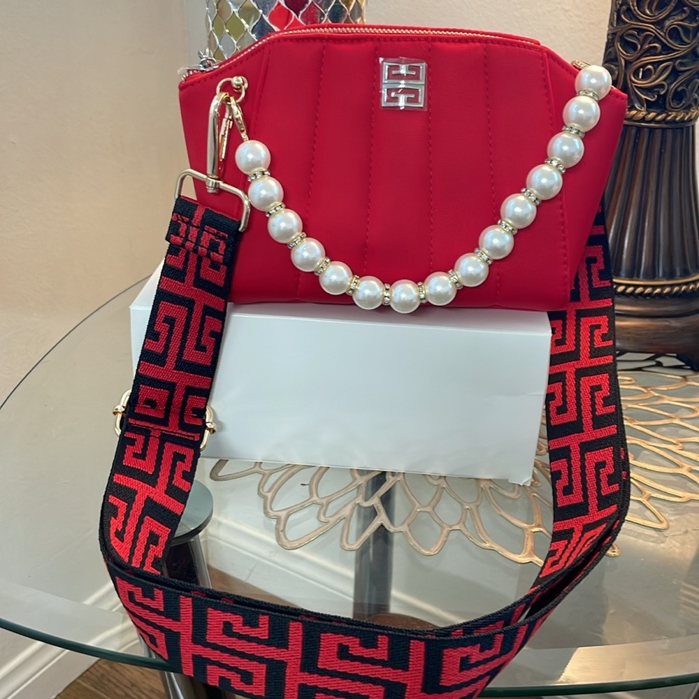 Givenchy - Picture 2 of 12